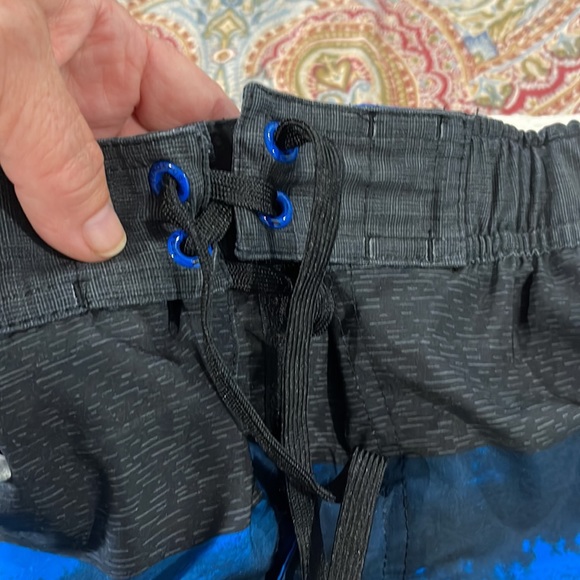 Men’s swim trunks EUC - Picture 3 of 8